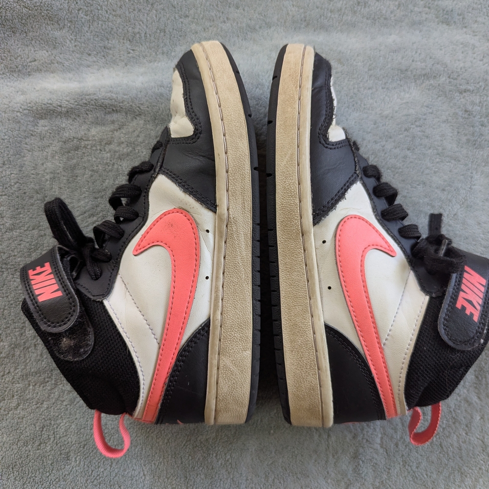 Nike Big Kids Size 3.5Y Black and Pink High tops Sneakers Collectible 80s Look